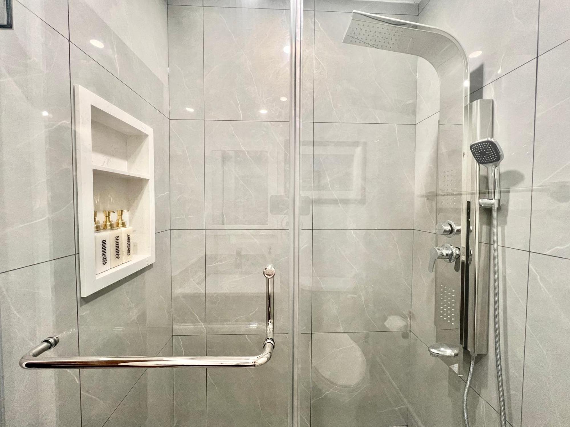 Upgraded Rooms With Bath 7-Min To Subway Near Downsview Rogers Stadium Toronto Exterior foto