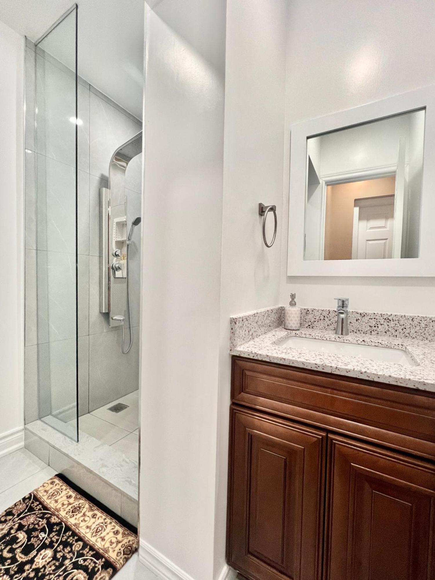 Upgraded Rooms With Bath 7-Min To Subway Near Downsview Rogers Stadium Toronto Exterior foto